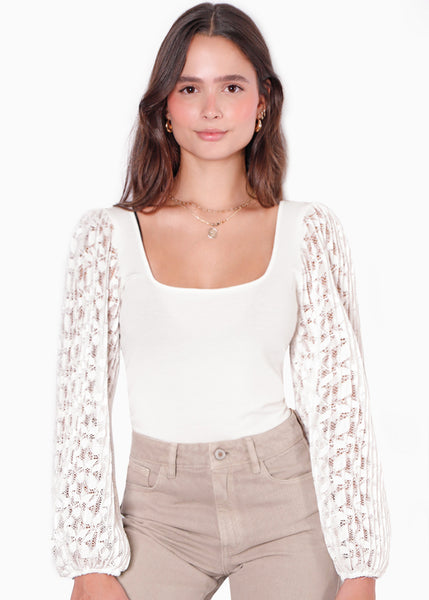 Blusa manga larga con escote cuadrado y transparencia en mangas color blanco, marfil para mujer - Flashy