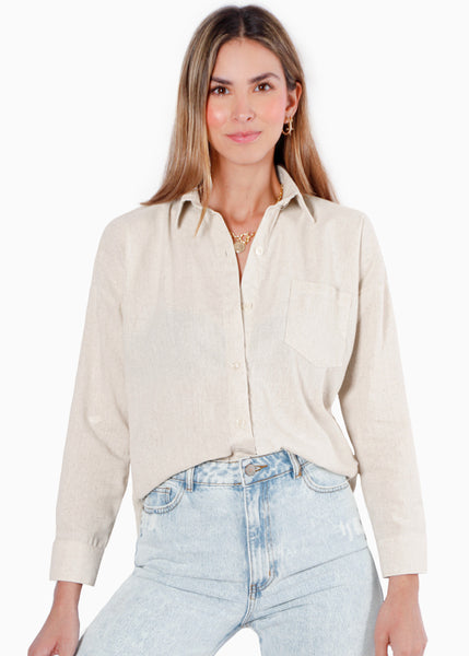 Camisa manga larga tipo lino con botones y bolsillo color beige para mujer - Flashy