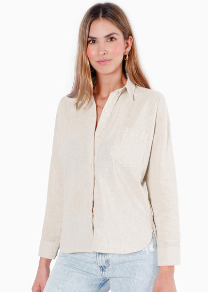 Camisa manga larga tipo lino con botones y bolsillo color beige para mujer - Flashy