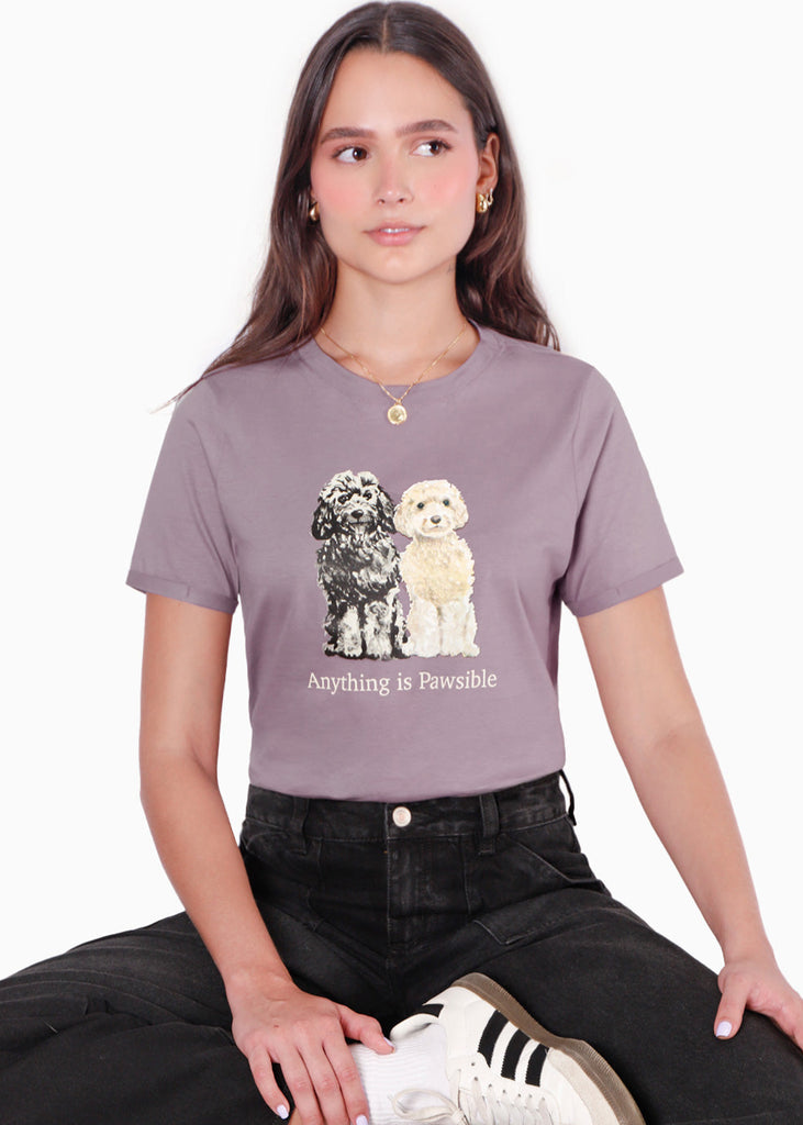 Camiseta estampada "Anything is pawsible" color morado para mujer - Flashy