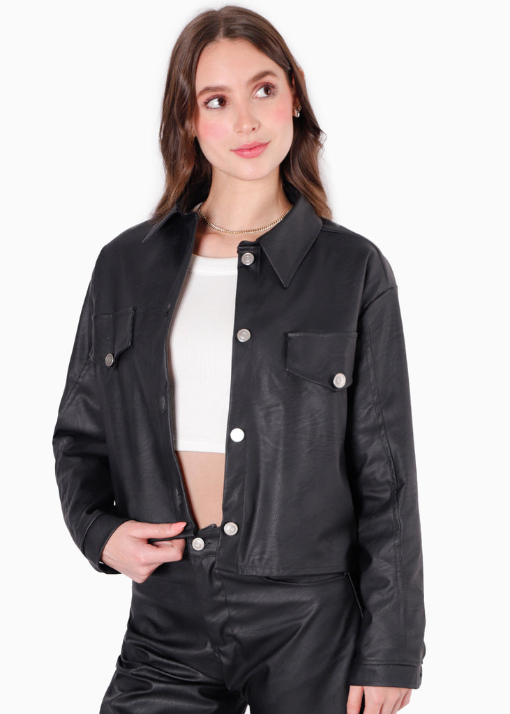 Chaqueta tipo cuero con bolsillos y cuello color negro para mujer - Flashy